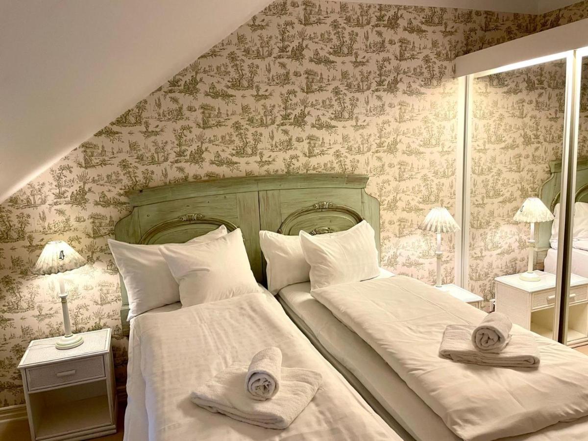 Apertins Hotell Kil Ngoại thất bức ảnh