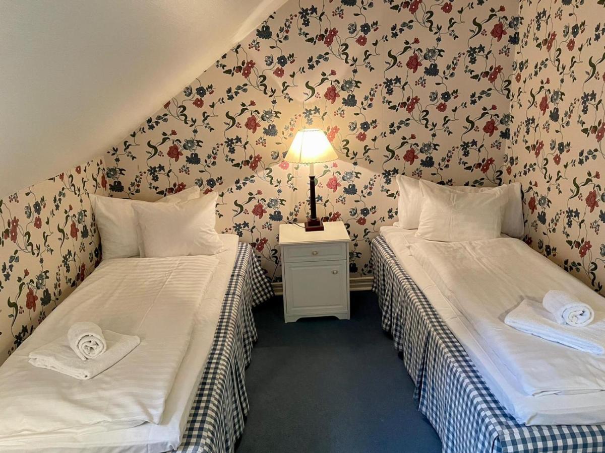 Apertins Hotell Kil Ngoại thất bức ảnh